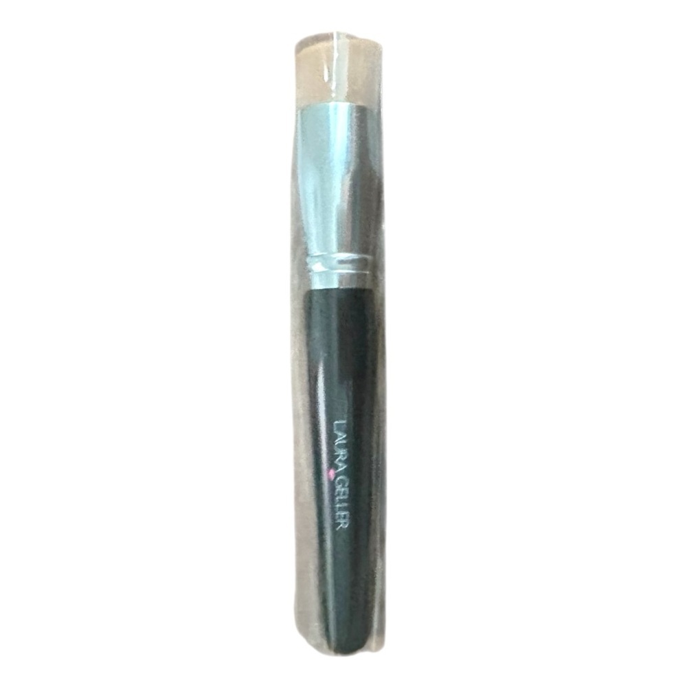 Laura Geller Angled Liquid Foundation Brush New w/o tags NWOT - Picture 2 of 3